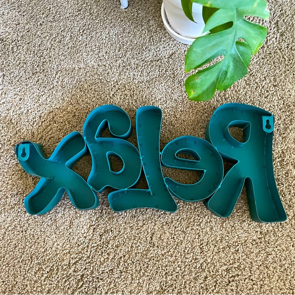 “Relax” Metal Sign - Picture 3 of 4